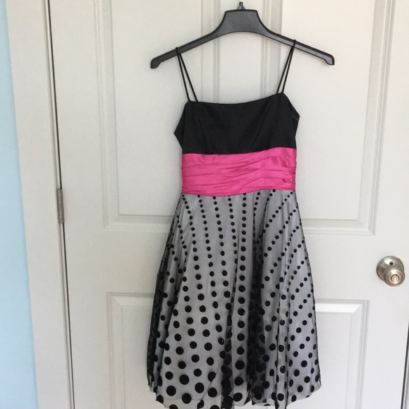 Blondie Nites Dresses & Skirts - DRESS / Junior ~ BLONDIE nites size 5 party Dress